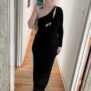 Chic Black One-Shoulder Long Sleeve Dress